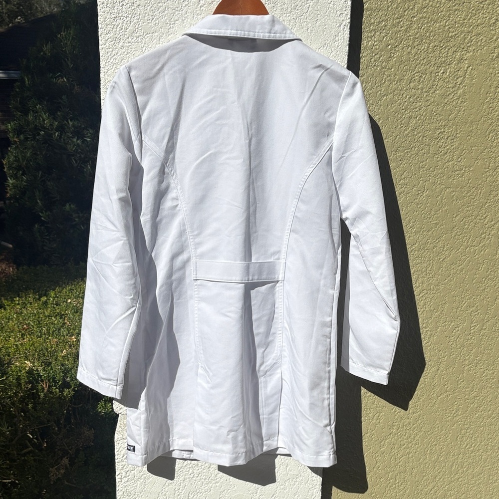 Barco Uniforms Grey’s Anatomy Professional Wear Woman’s Lab Coat NWT - Picture 6 of 9